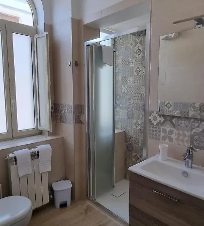 ベッド・アンド・ブレックファスト Happy